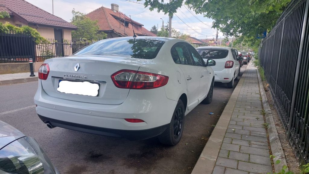 Renault Fluence vedere din spate